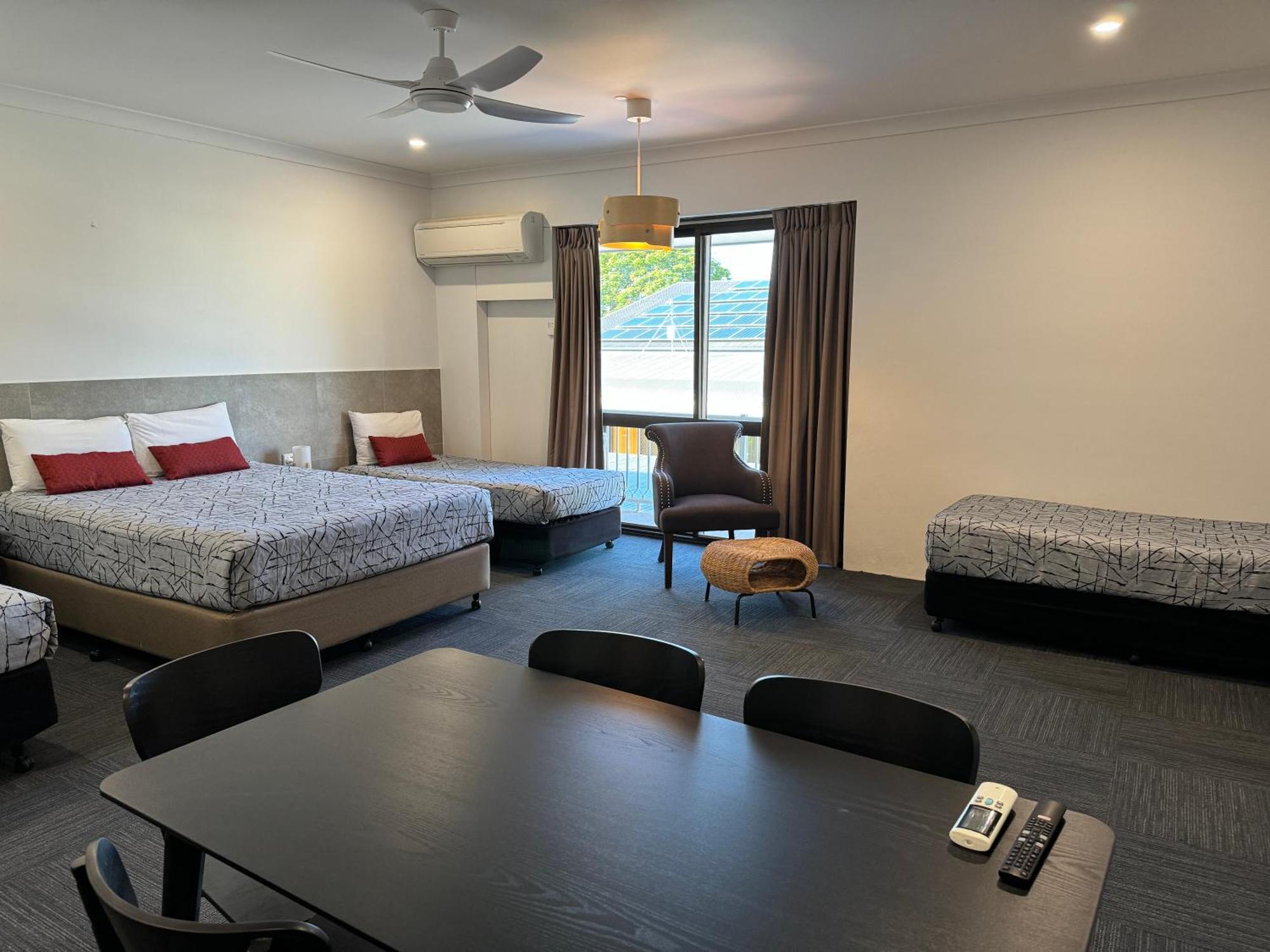 Longreach Motor Inn 외부 사진