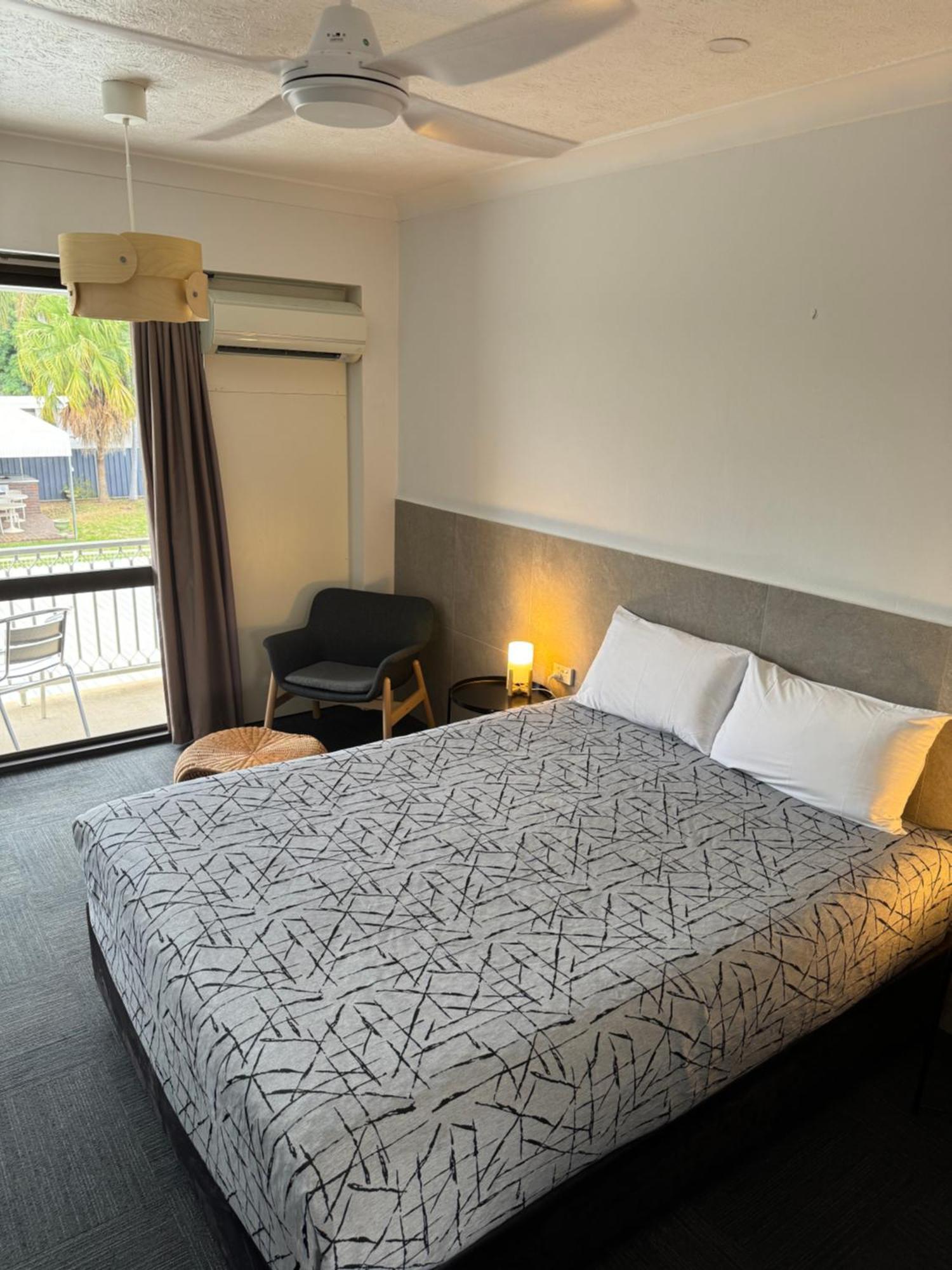 Longreach Motor Inn 외부 사진